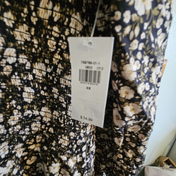 Old Navy floral dress - Picture 6 of 6